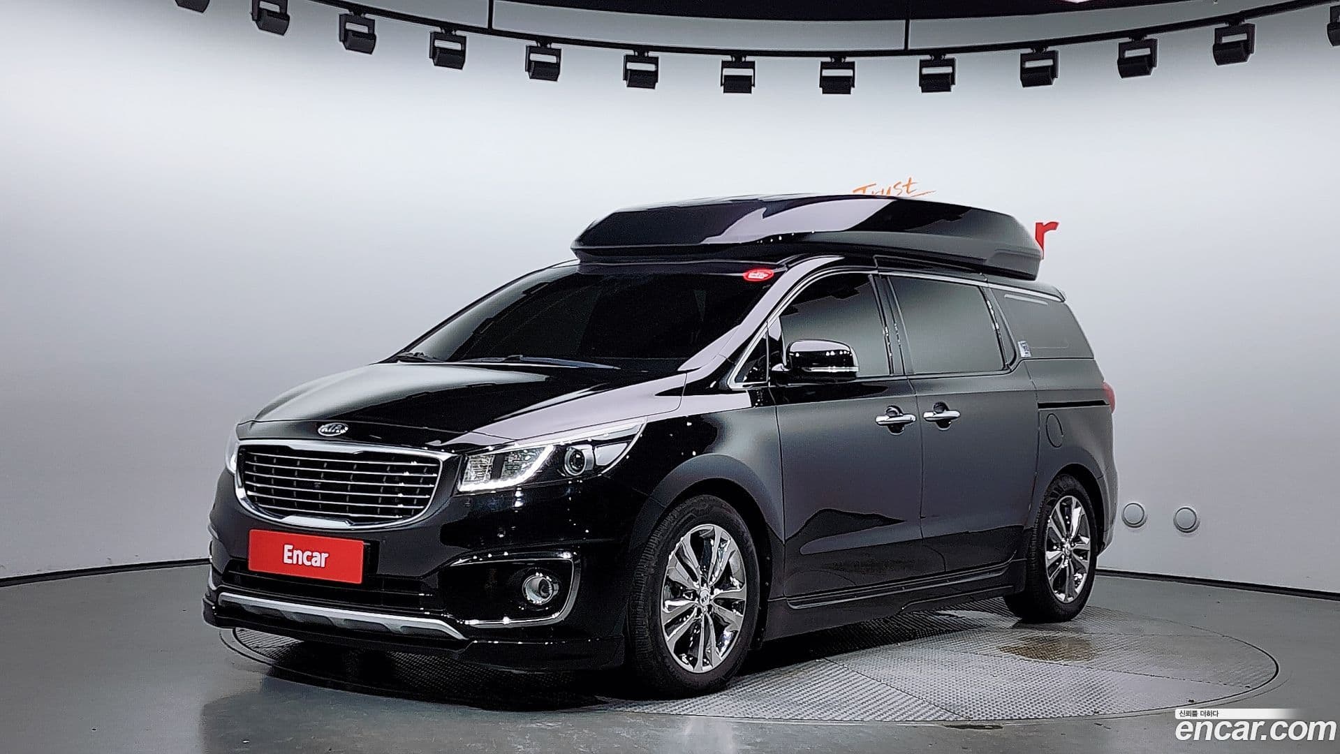 Main__Slider__Photo:Canival Kia 2018.4-0