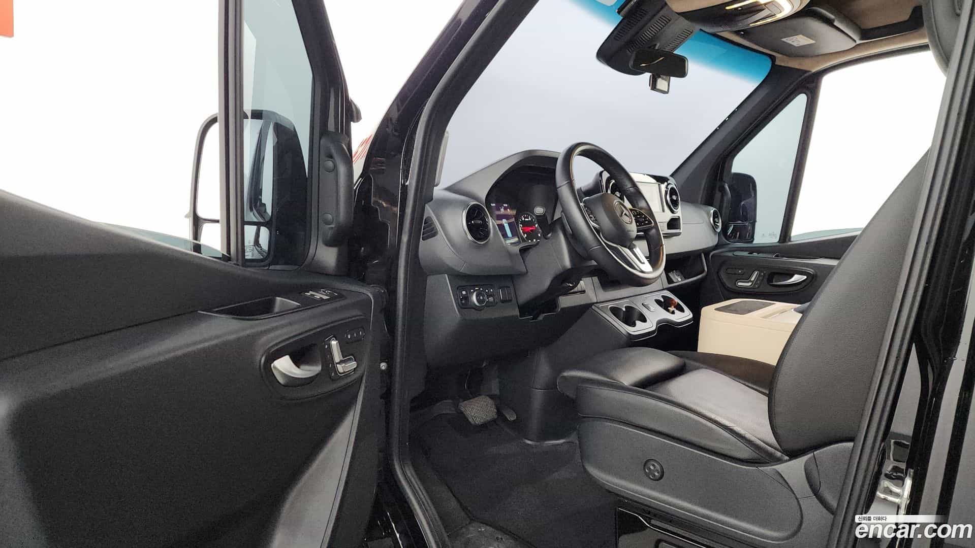 Sprinter Mercedes-Benz 2021.6-INNER-010