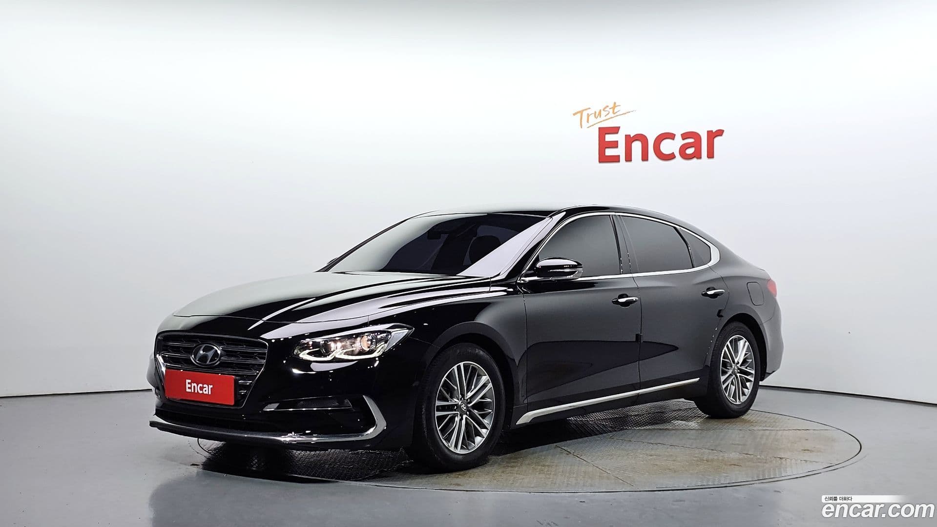 Main__Slider__Photo:Grandeur Hyundai 2019.1-0