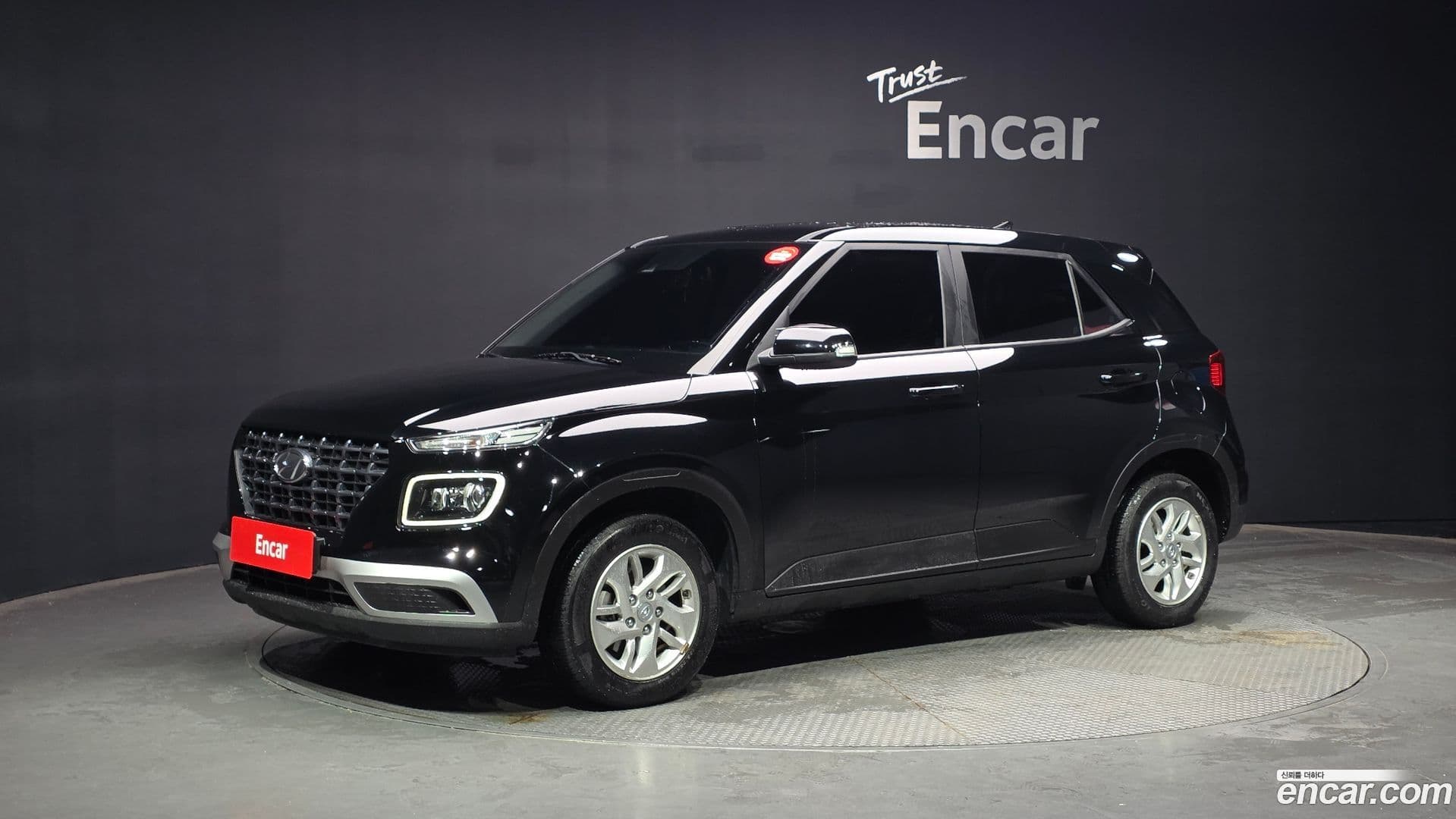 Main__Slider__Photo:Venue Hyundai 2019.8-0