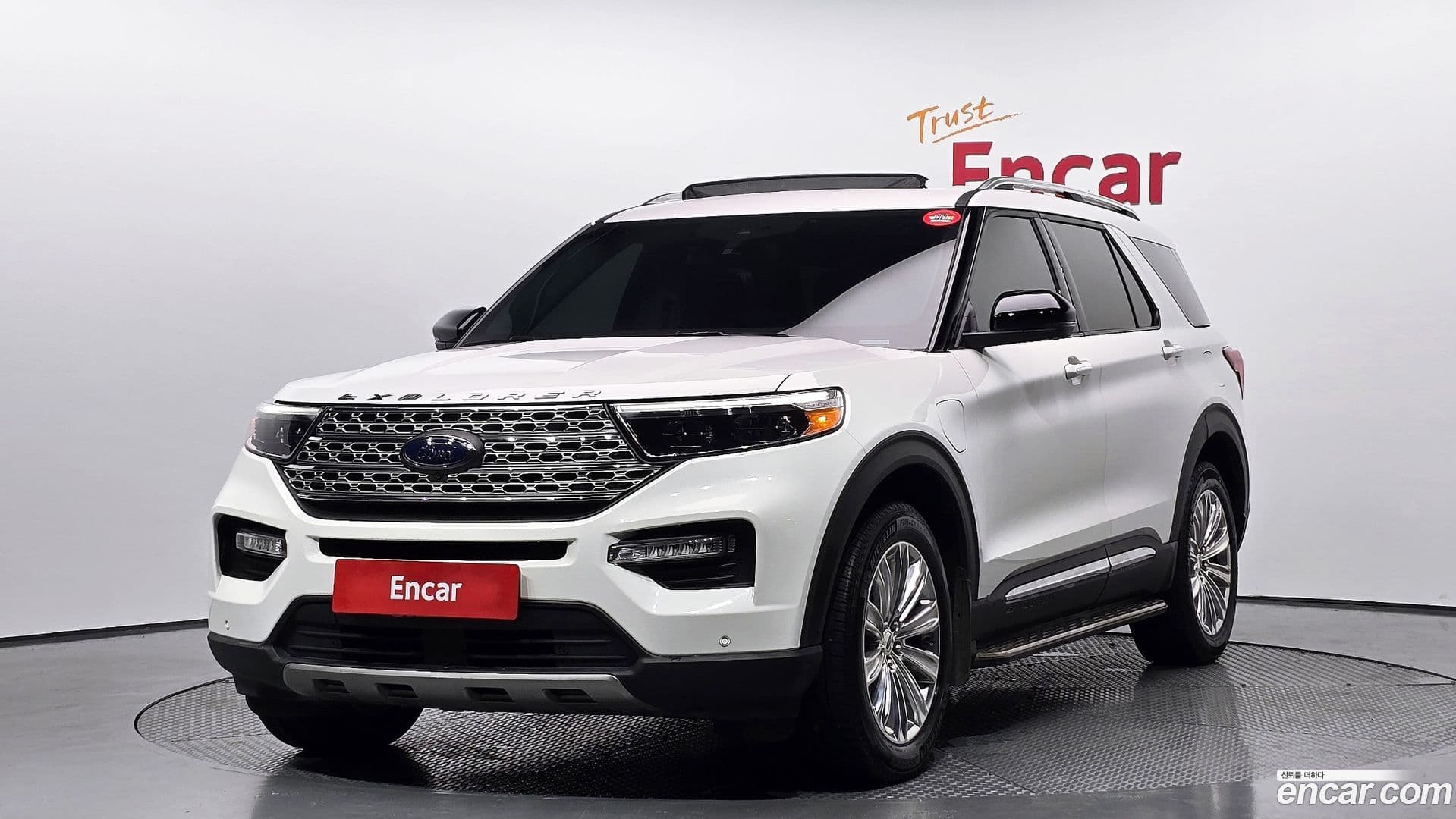 Main__Slider__Photo:Explorer Ford 2020.10-0