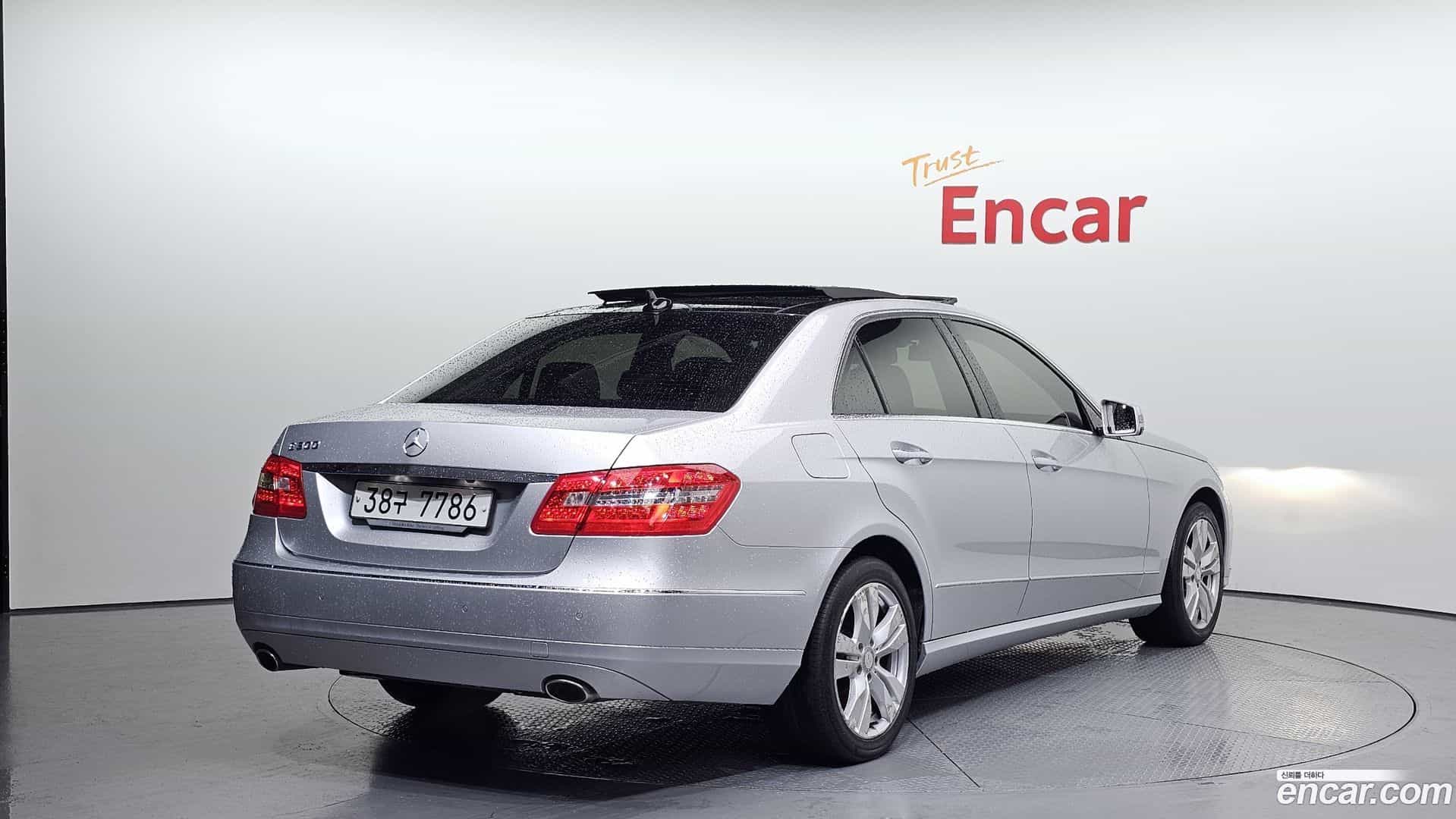 E-Class Mercedes-Benz 2013.2-OUTER-002