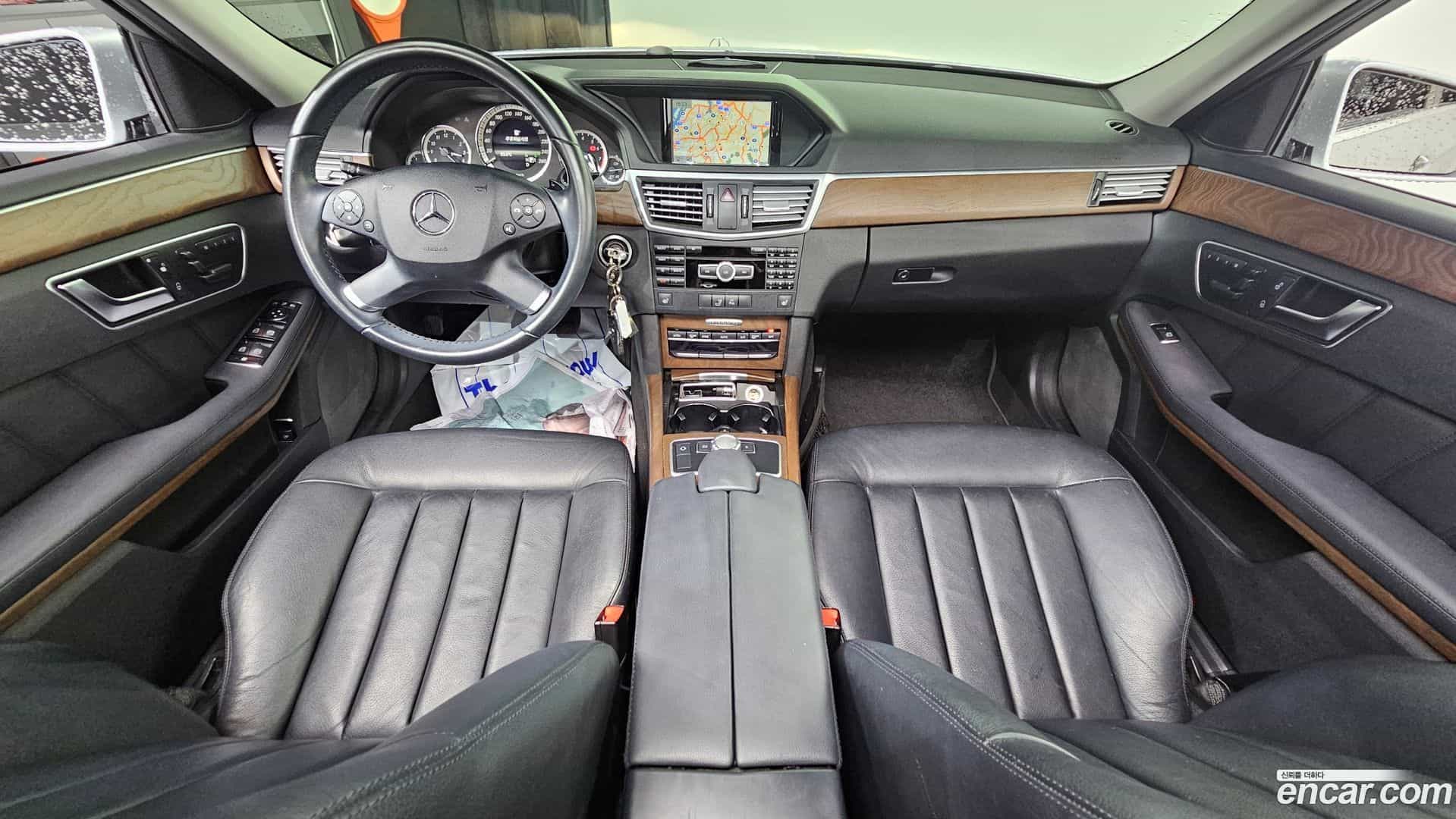 E-Class Mercedes-Benz 2013.2-INNER-007