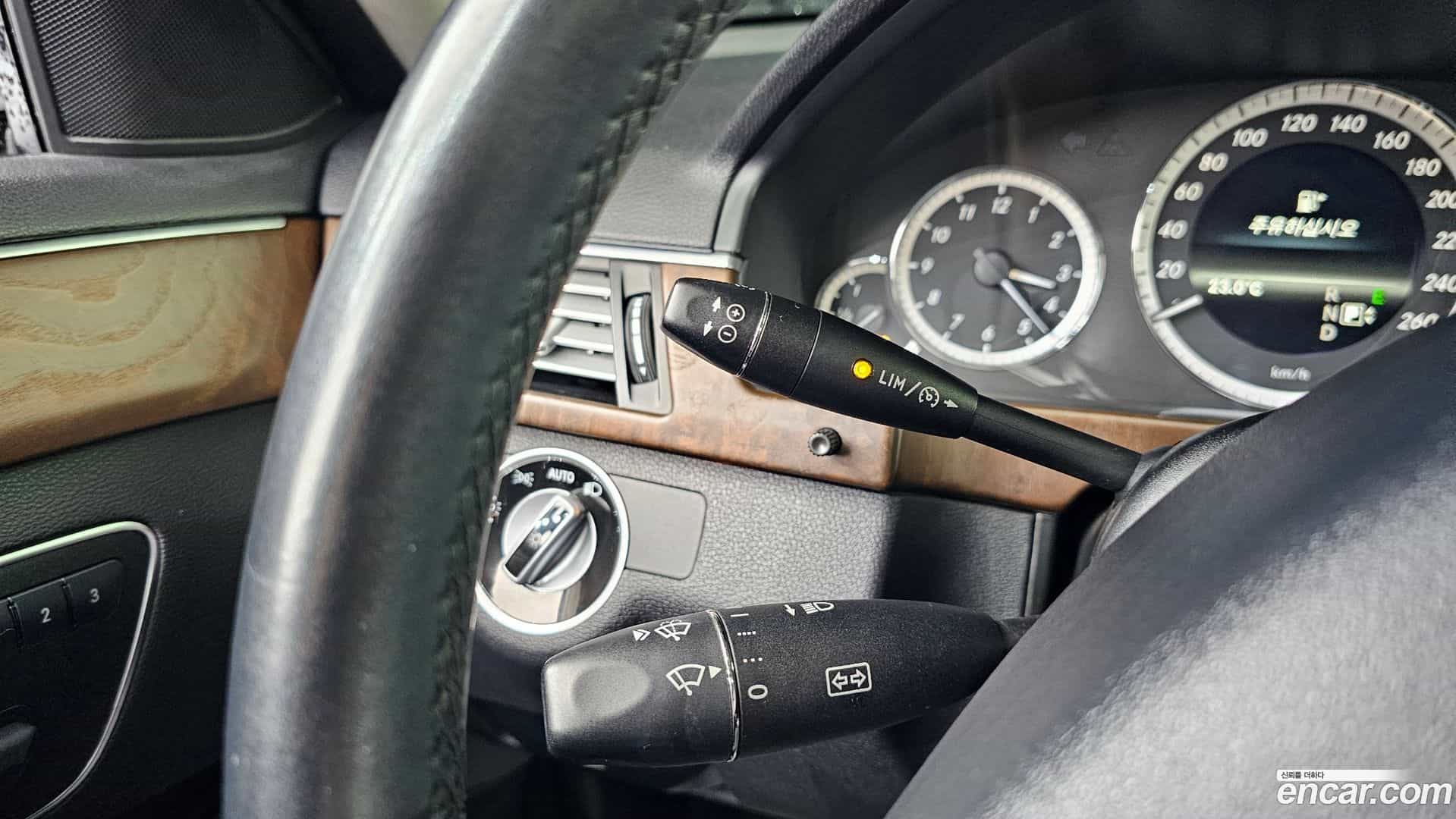 E-Class Mercedes-Benz 2013.2-OPTION-019