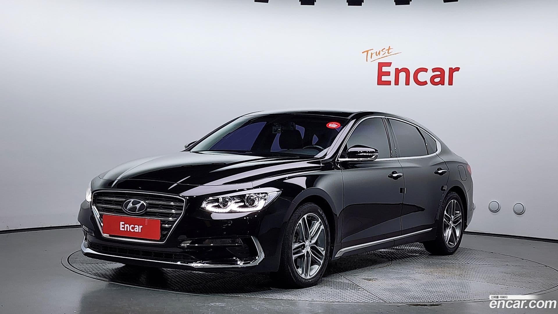 Main__Slider__Photo:Grandeur Hyundai 2017.4-0