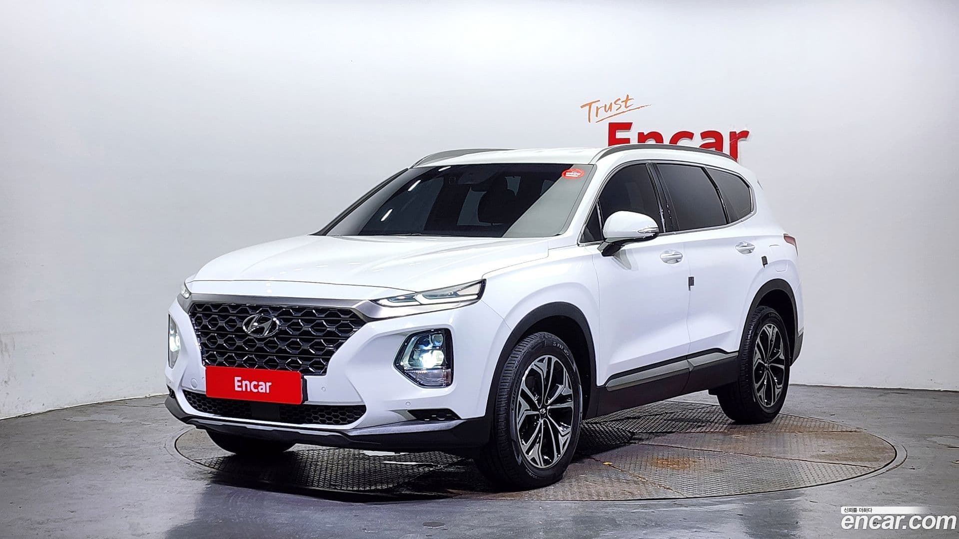 Main__Slider__Photo:Santafe Hyundai 2018.2-0