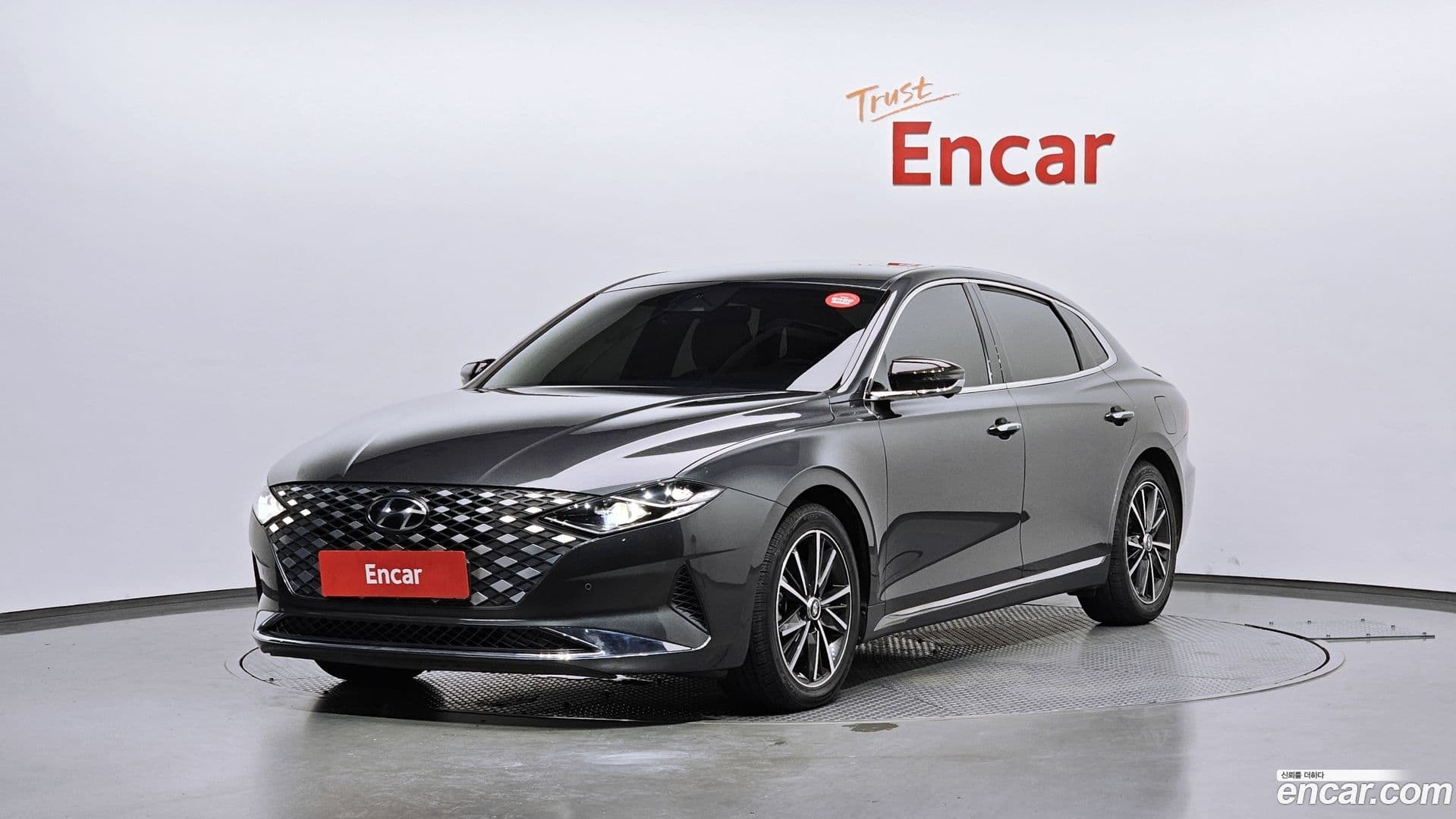 Main__Slider__Photo:Grandeur Hyundai 2021.6-0
