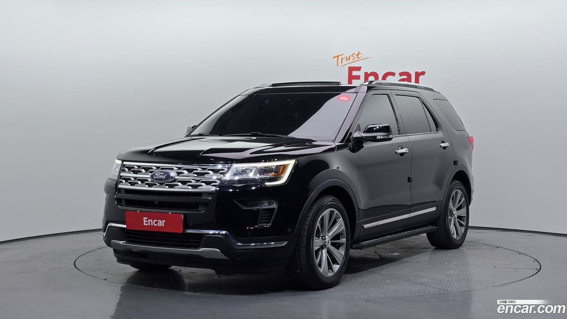 Main__Slider__Photo:Explorer Ford 2018.1-0