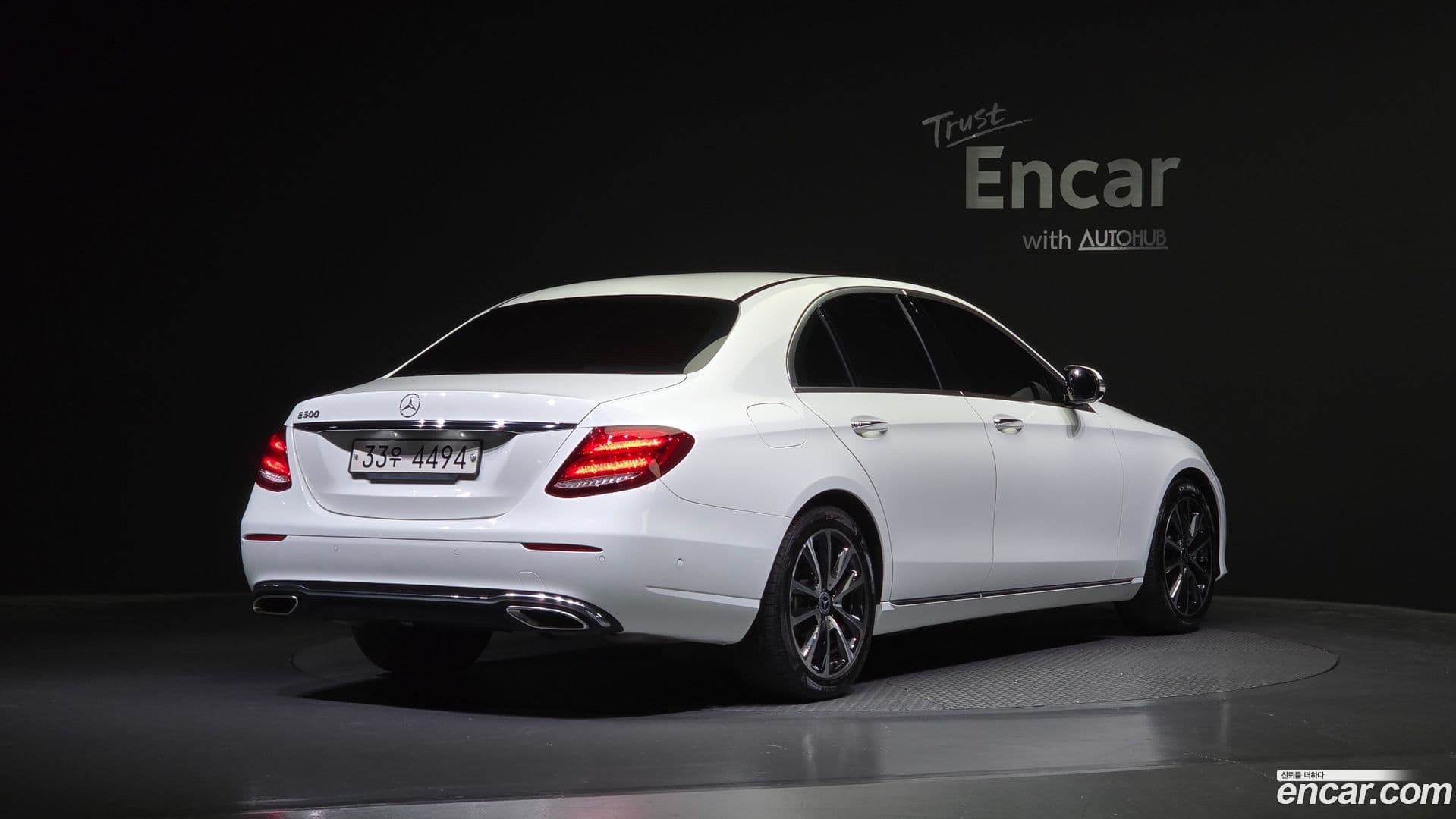Main__Slider__Photo:E-Class Mercedes-Benz 2018.0-0