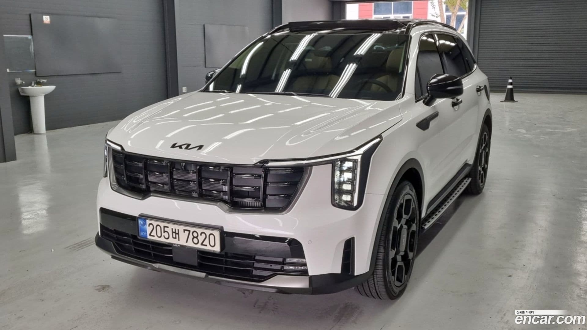 Main__Slider__Photo:Sorento Kia 2023.9-0