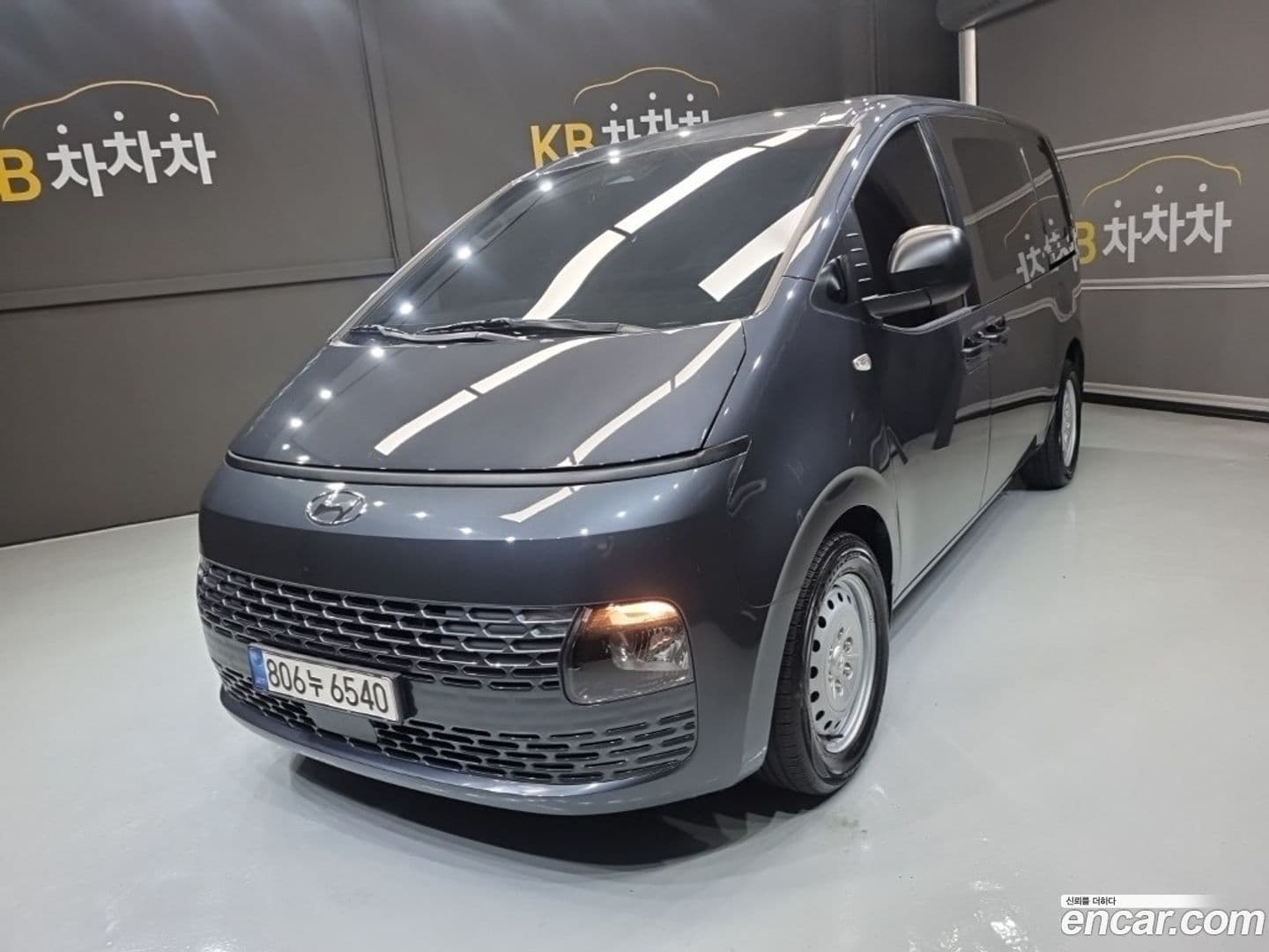 Main__Slider__Photo:Staria Hyundai 2022.2-0