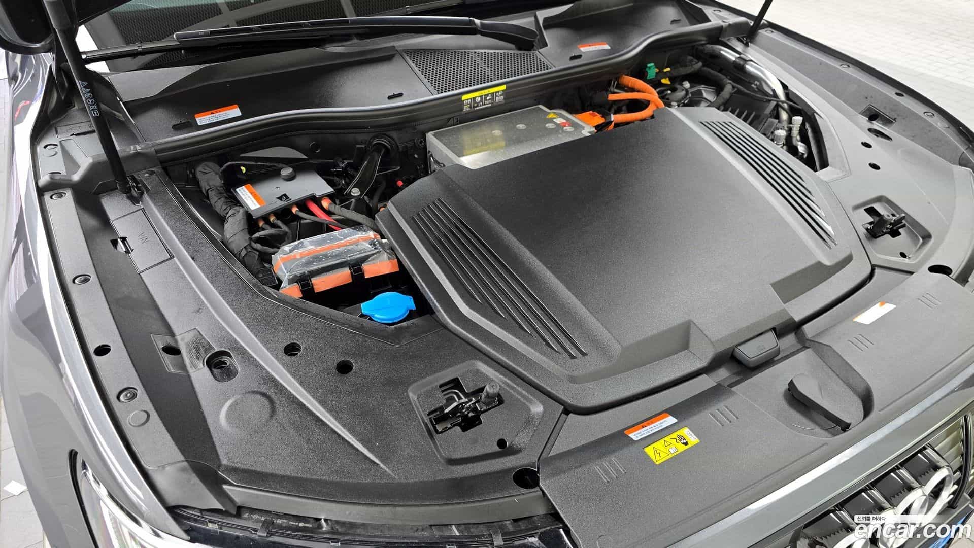 e-tron Audi 2023.11-OUTER-006