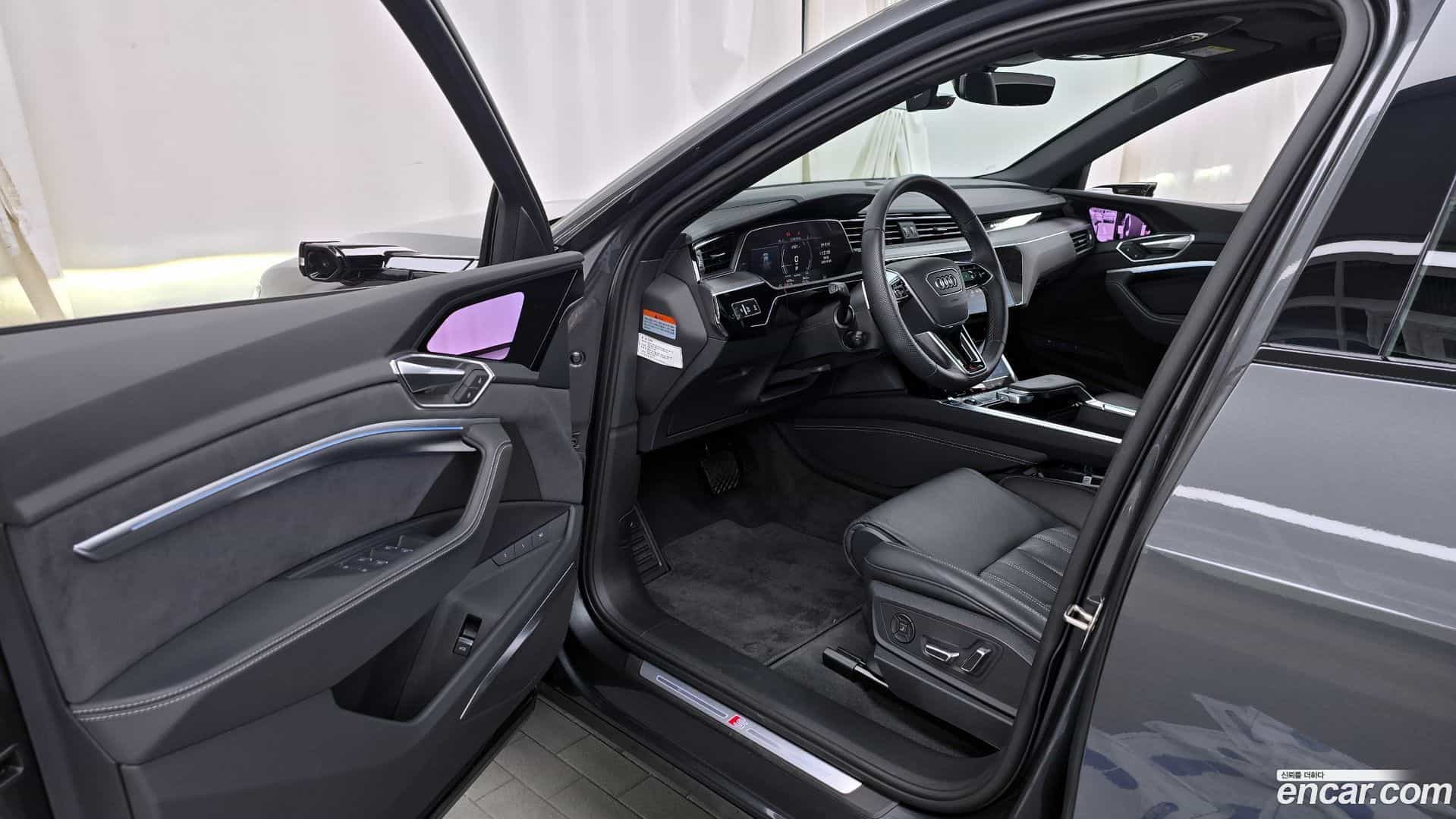 e-tron Audi 2023.11-INNER-010