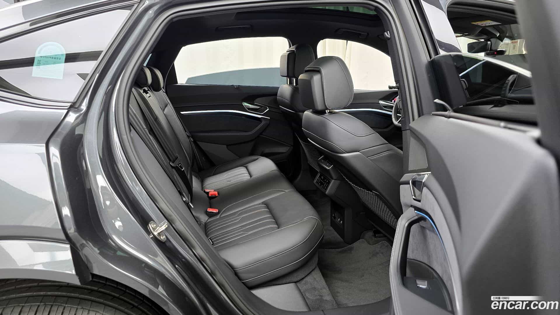 e-tron Audi 2023.11-OPTION-016