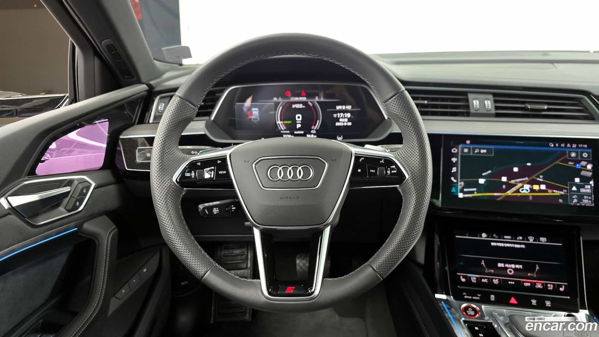 e-tron Audi 2023.11-OPTION-017