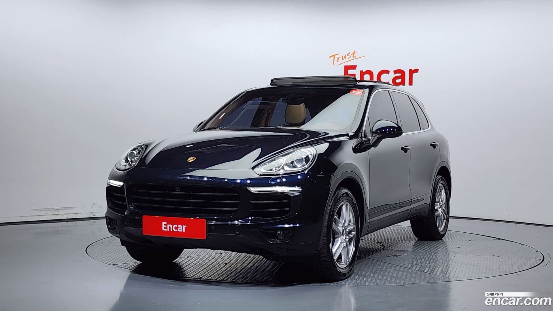 Main__Slider__Photo:Cayenne Porsche 2015.9-0