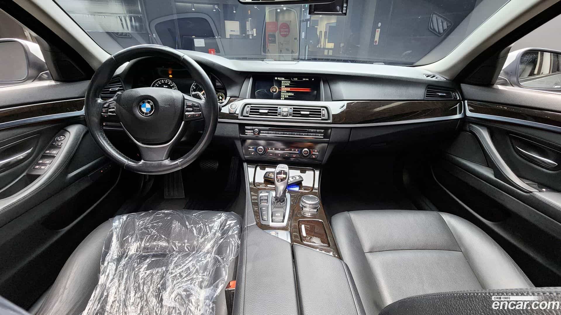 5-Series BMW 2015.6-INNER-007
