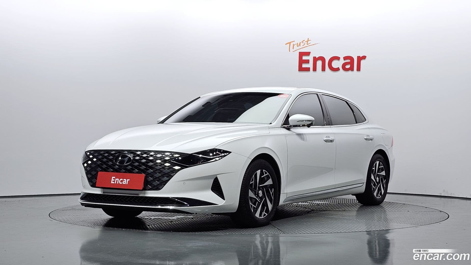 Main__Slider__Photo:Grandeur Hyundai 2020.9-0