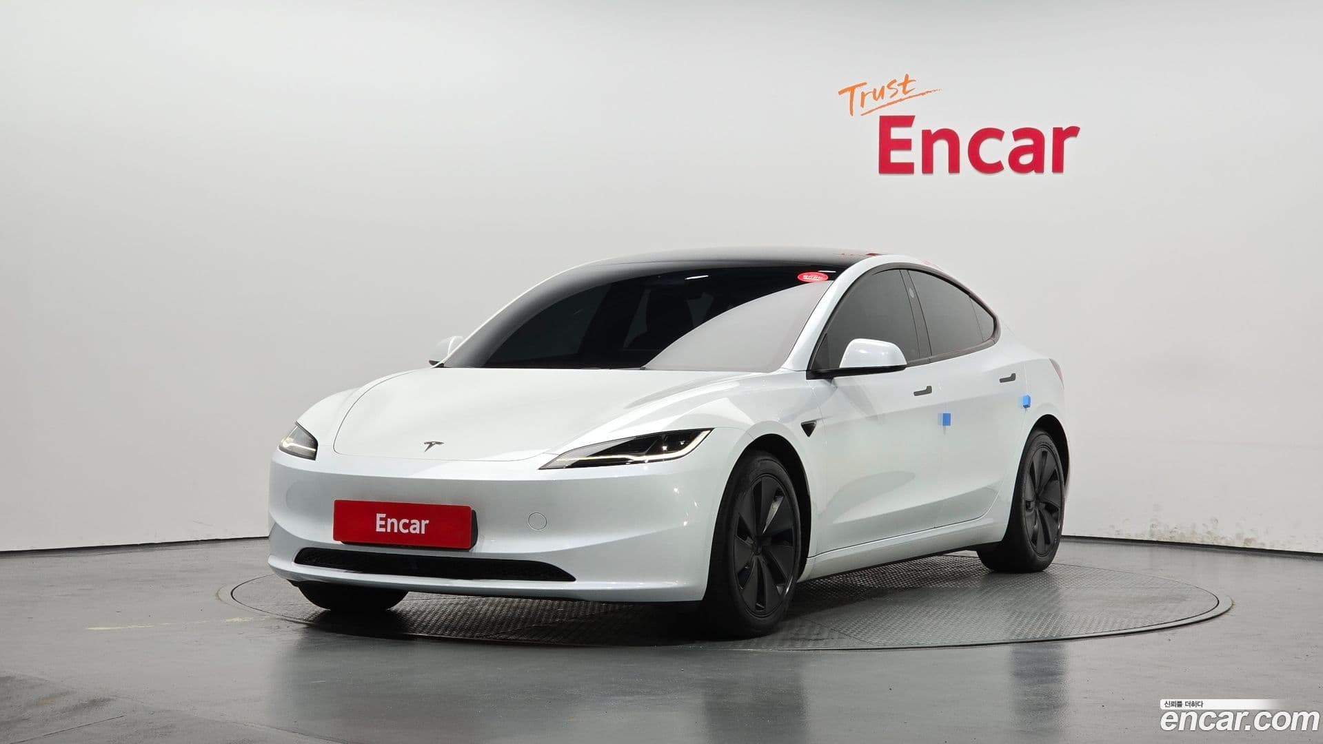 Main__Slider__Photo:Model 3 Tesla 2024.5-0