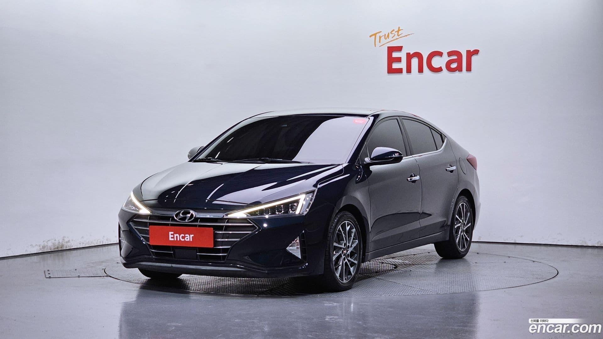 Main__Slider__Photo:AVANTE Hyundai 2019.3-0
