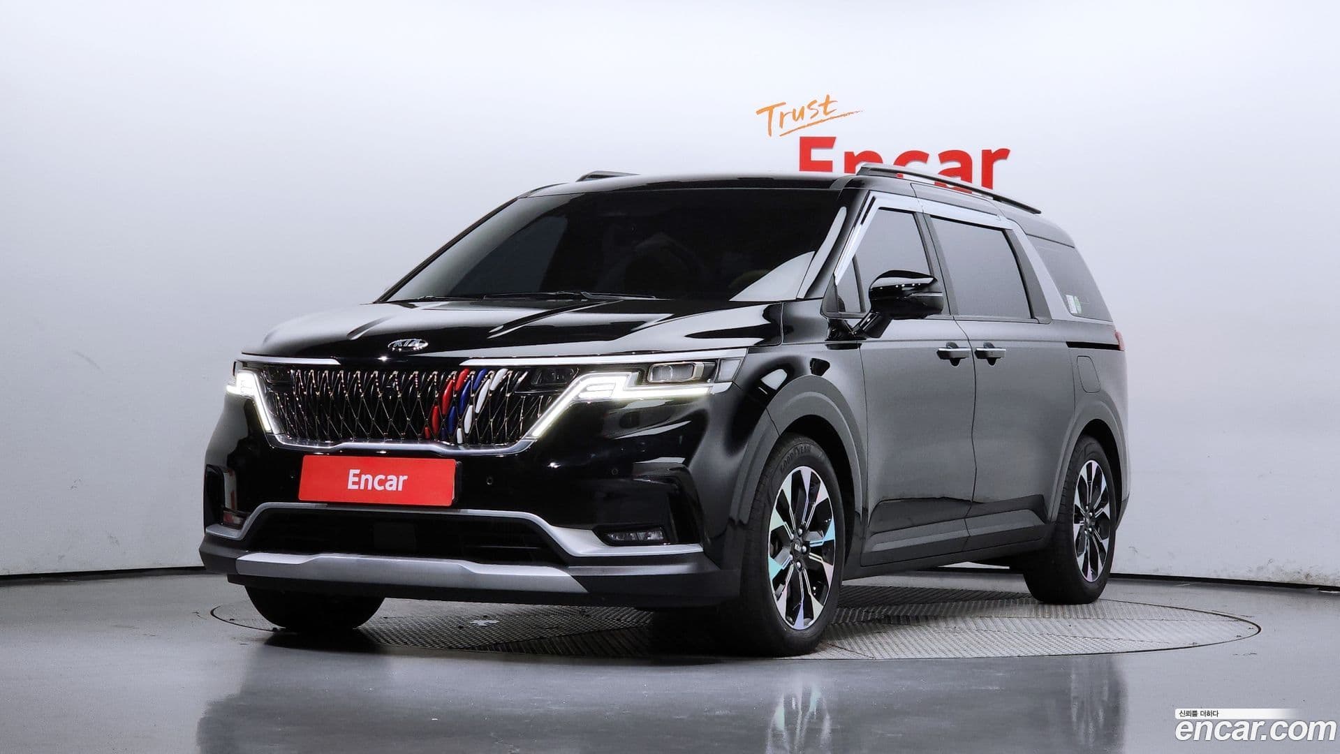 Main__Slider__Photo:Canival Kia 2020.9-0