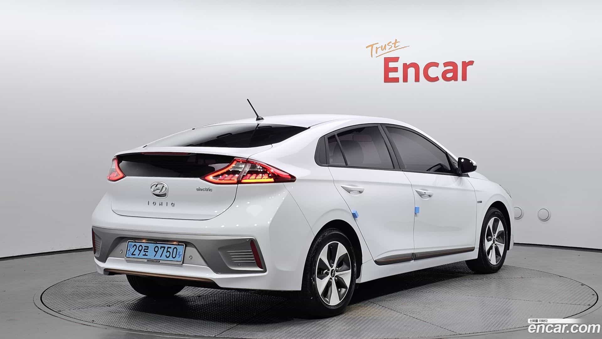 Ioniq Hyundai 2017.11-OUTER-002