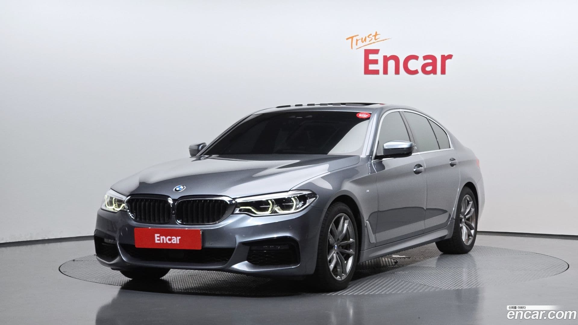Main__Slider__Photo:5-Series BMW 2019.5-0