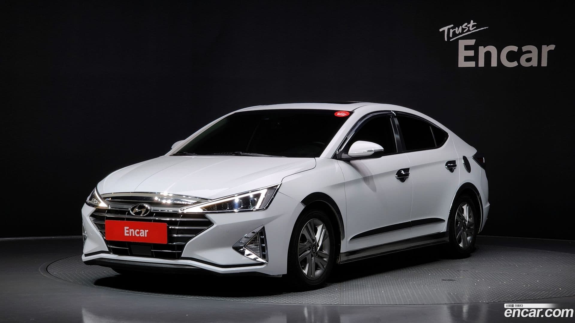 Main__Slider__Photo:AVANTE Hyundai 2019.9-0