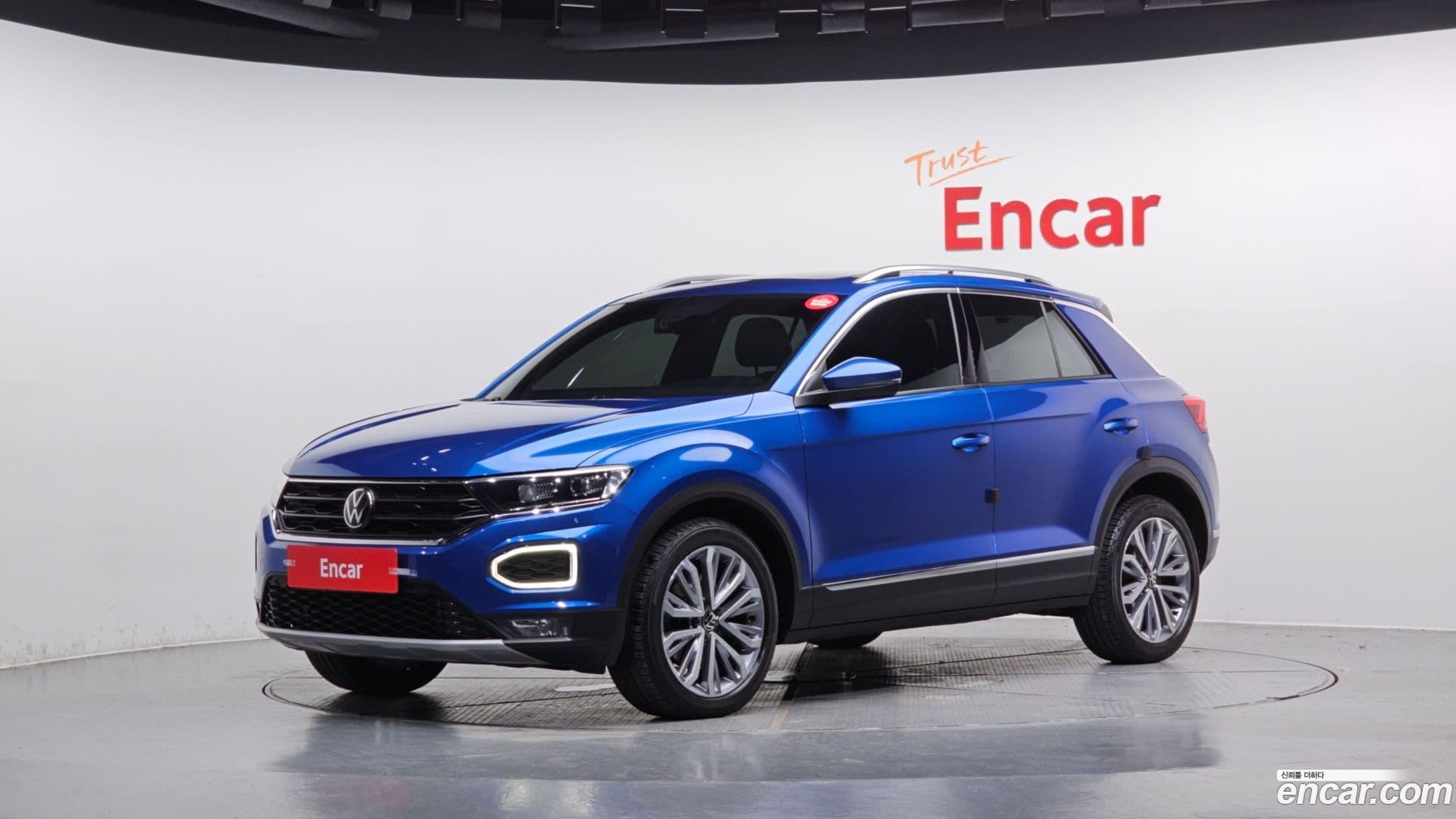 Main__Slider__Photo:T-Roc Volkswagen 2021.5-0