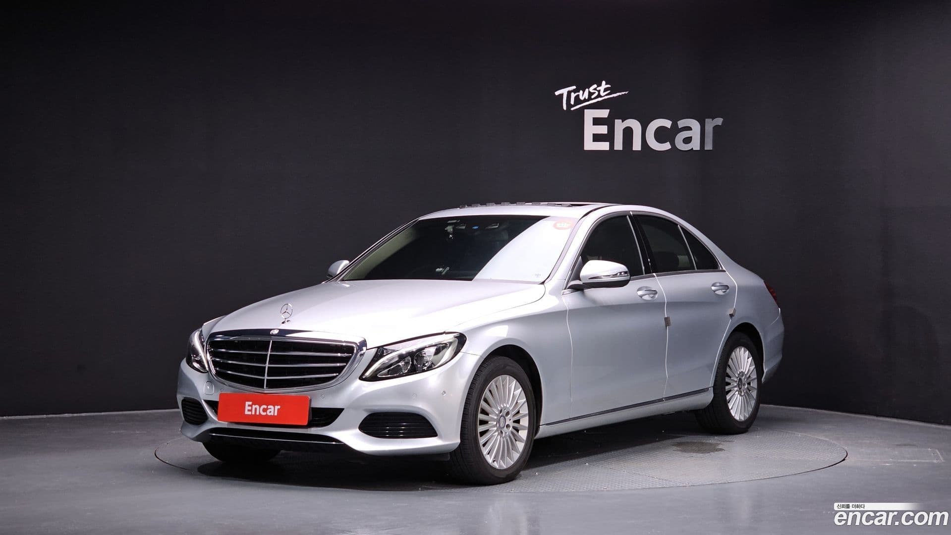 Main__Slider__Photo:C-Class Mercedes-Benz 2015.8-0