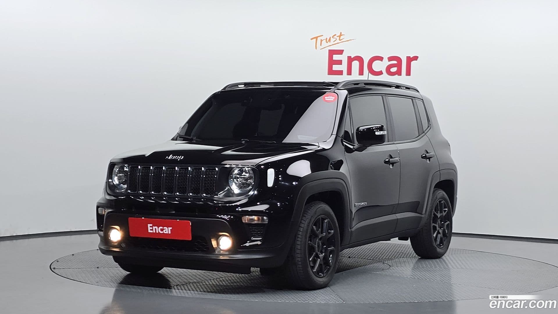 Main__Slider__Photo:Renegade Jeep 2019.5-0