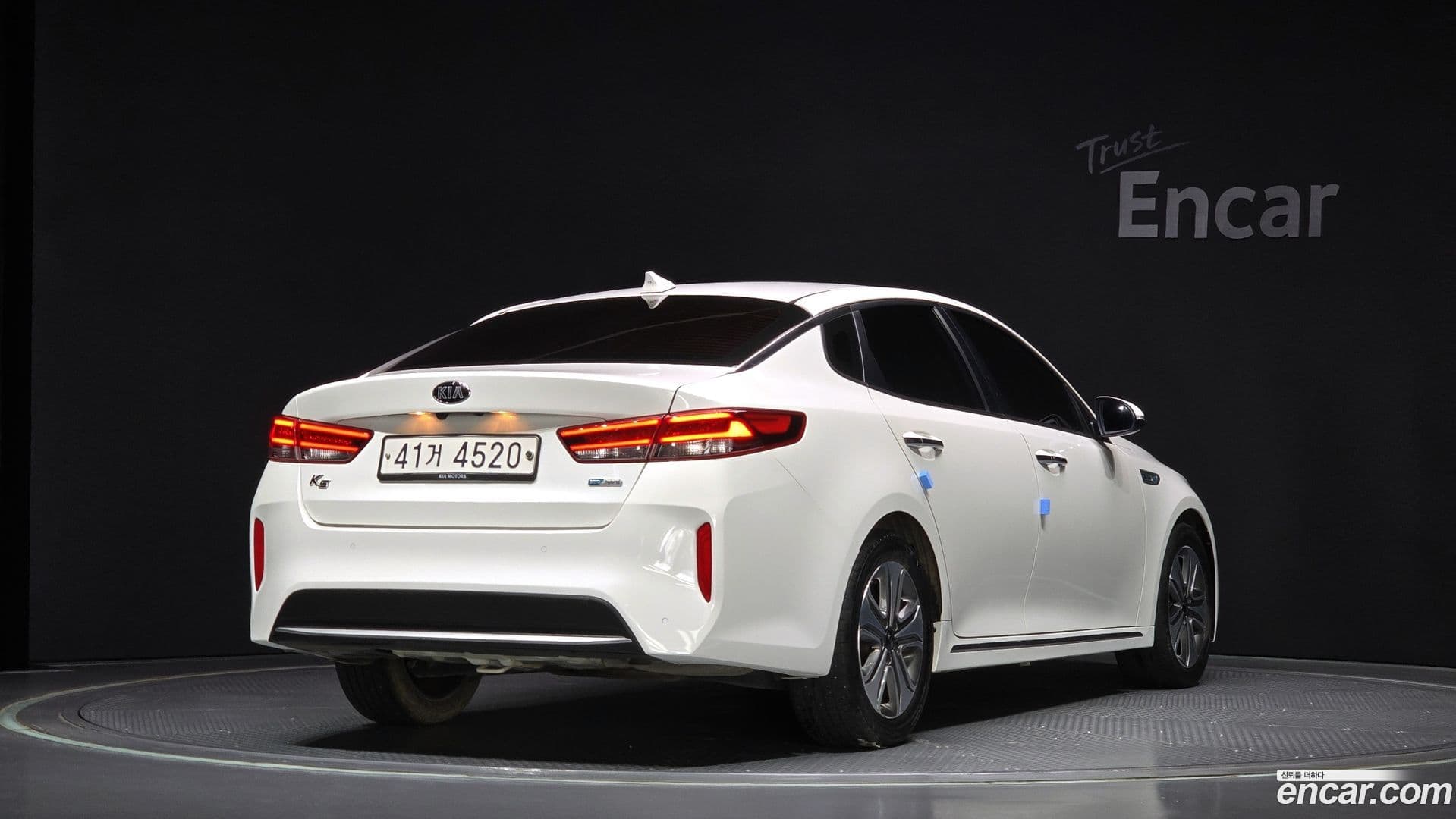 Main__Slider__Photo:K5 Kia 2016.11-0
