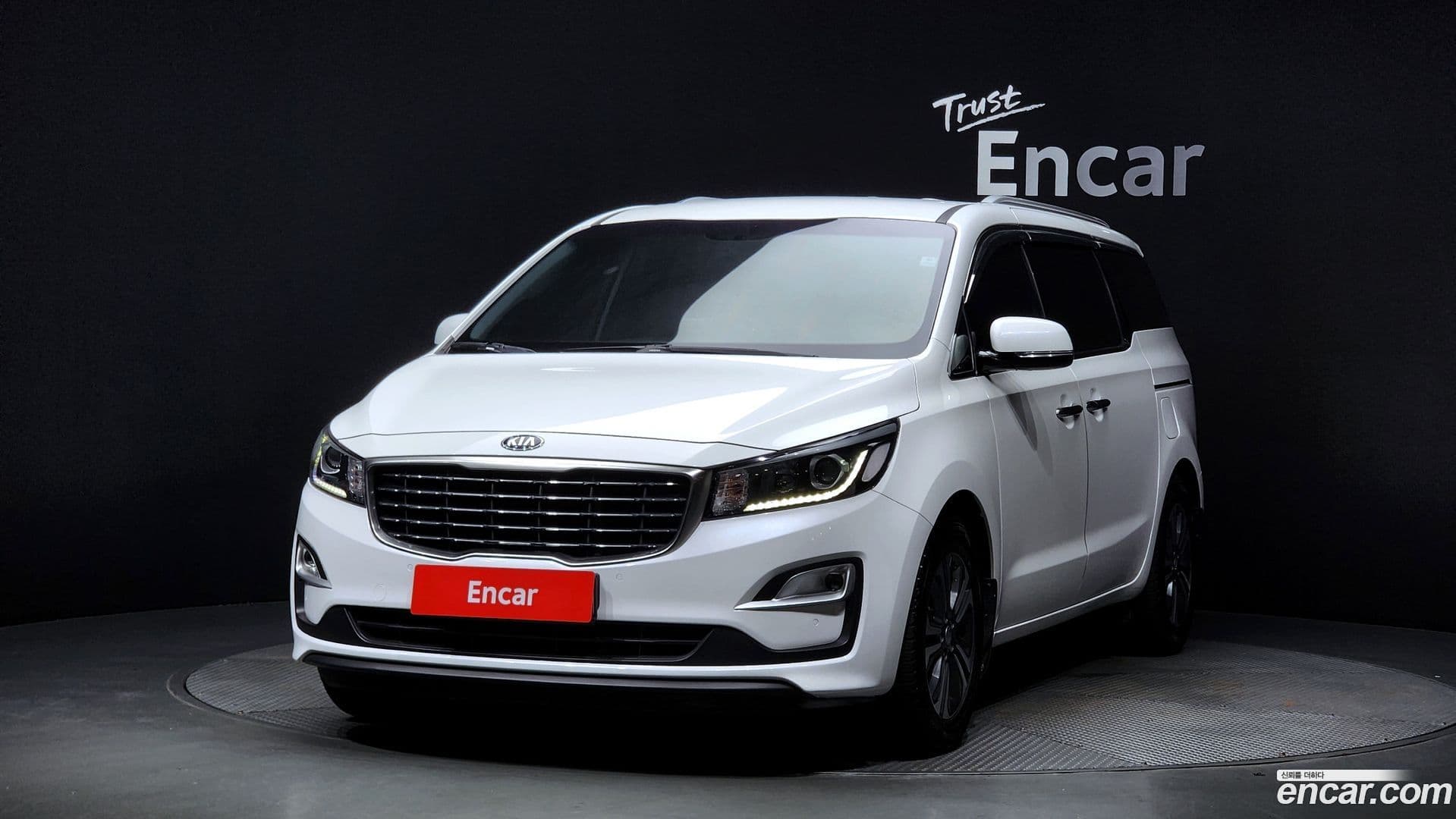 Main__Slider__Photo:Canival Kia 2019.11-0