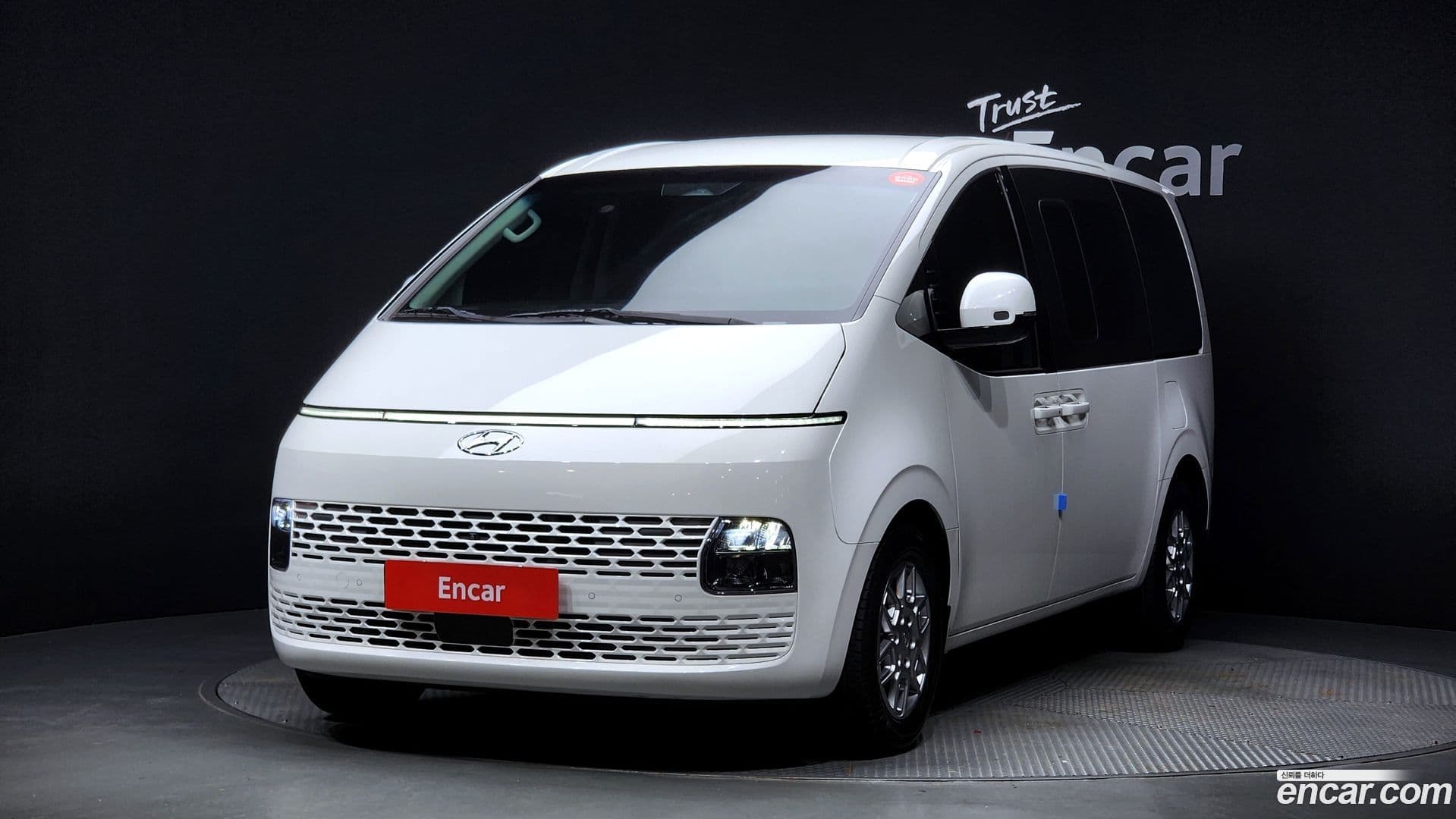 Main__Slider__Photo:Staria Hyundai 2021.5-0
