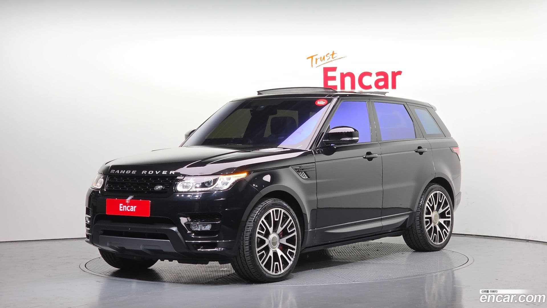 Main__Slider__Photo:Range Rover Sport Land Rover 2016.3-0