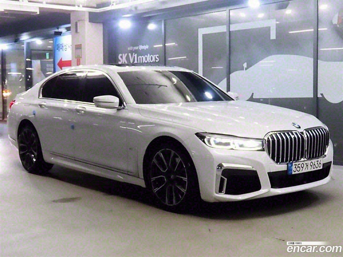 Main__Slider__Photo:7-Series BMW 2022.3-0