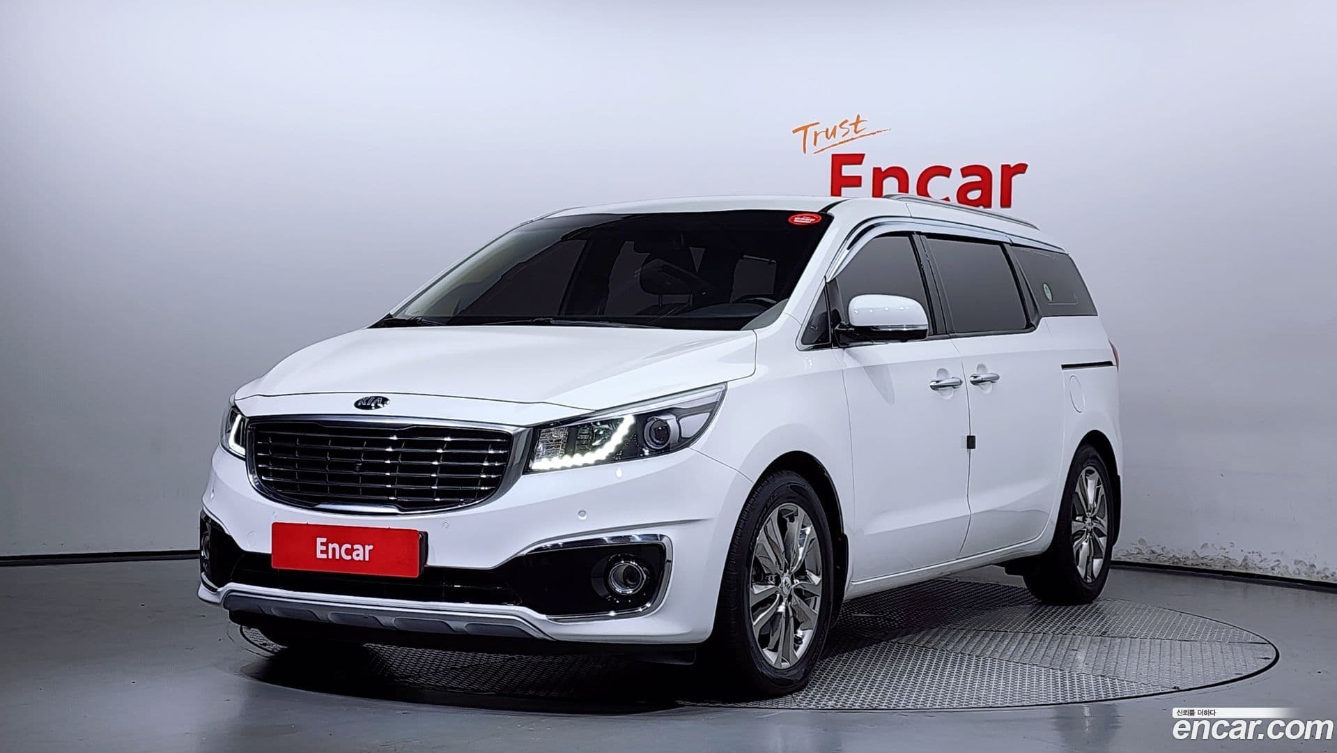 Main__Slider__Photo:Canival Kia 2017.10-0