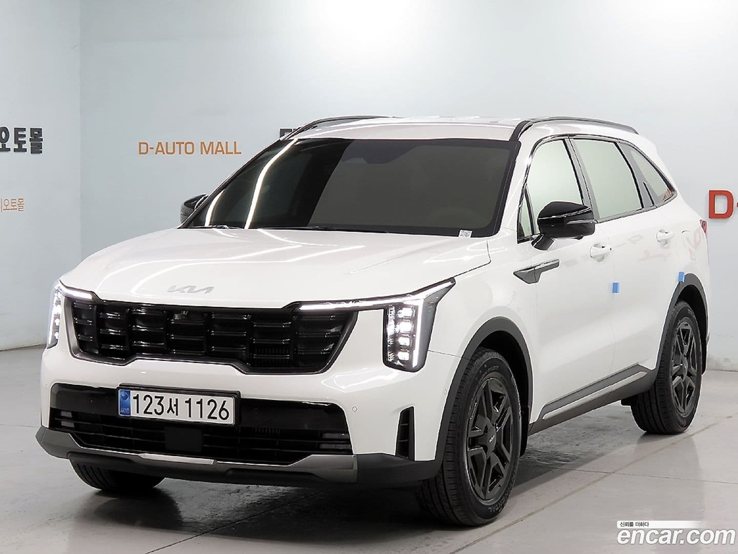 Main__Slider__Photo:Sorento Kia 2023.9-0