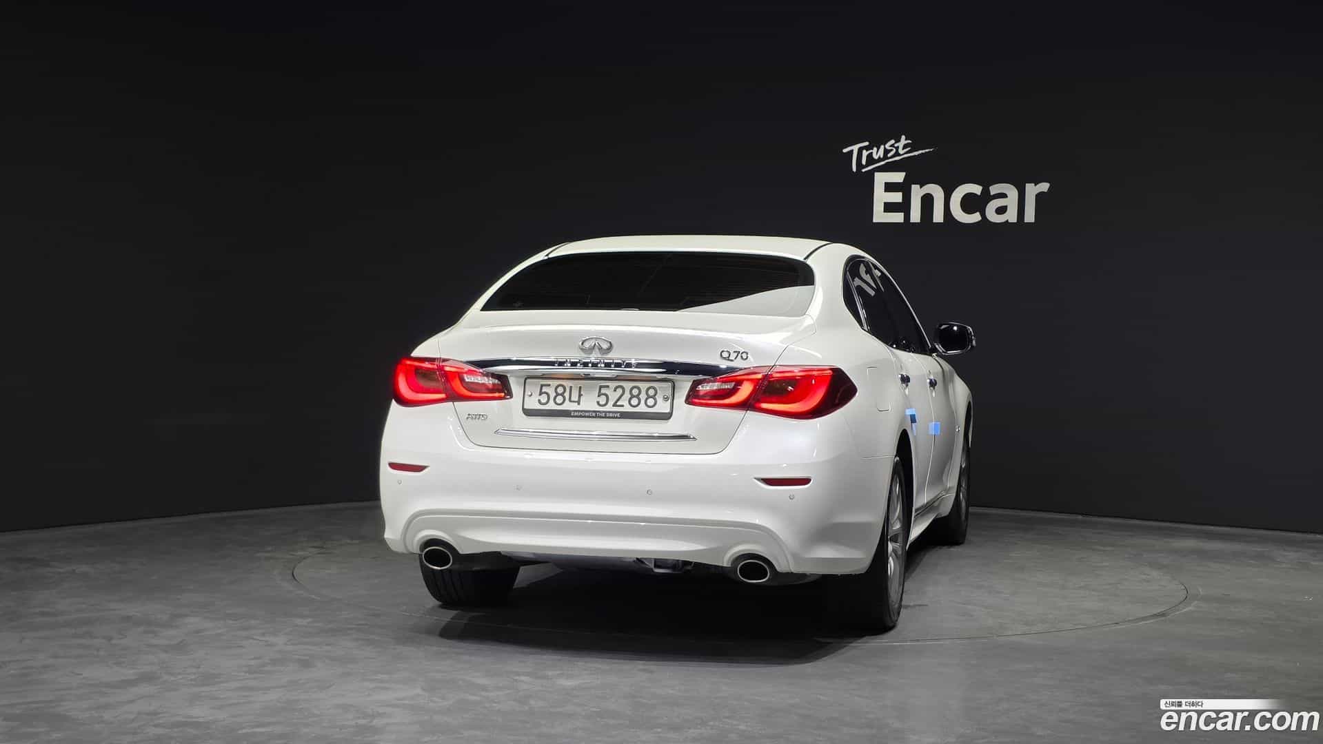 Q70 Infiniti 2018.4-OUTER-004