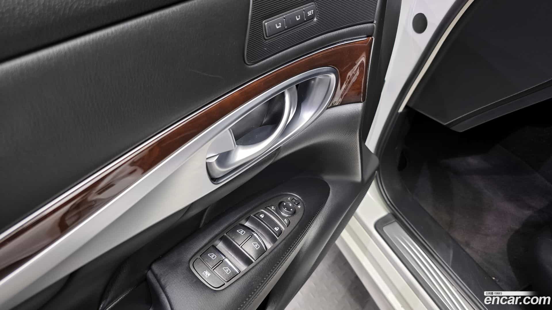 Q70 Infiniti 2018.4-OPTION-018