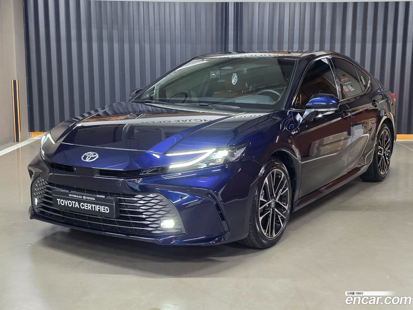 Main__Slider__Photo:Camry Toyota 2024.10-0
