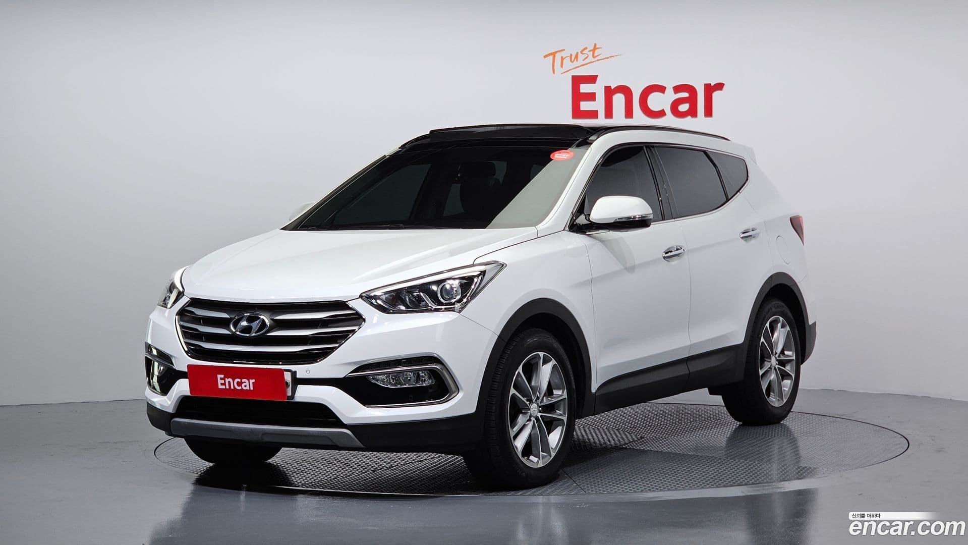 Main__Slider__Photo:Santafe Hyundai 2017.6-0