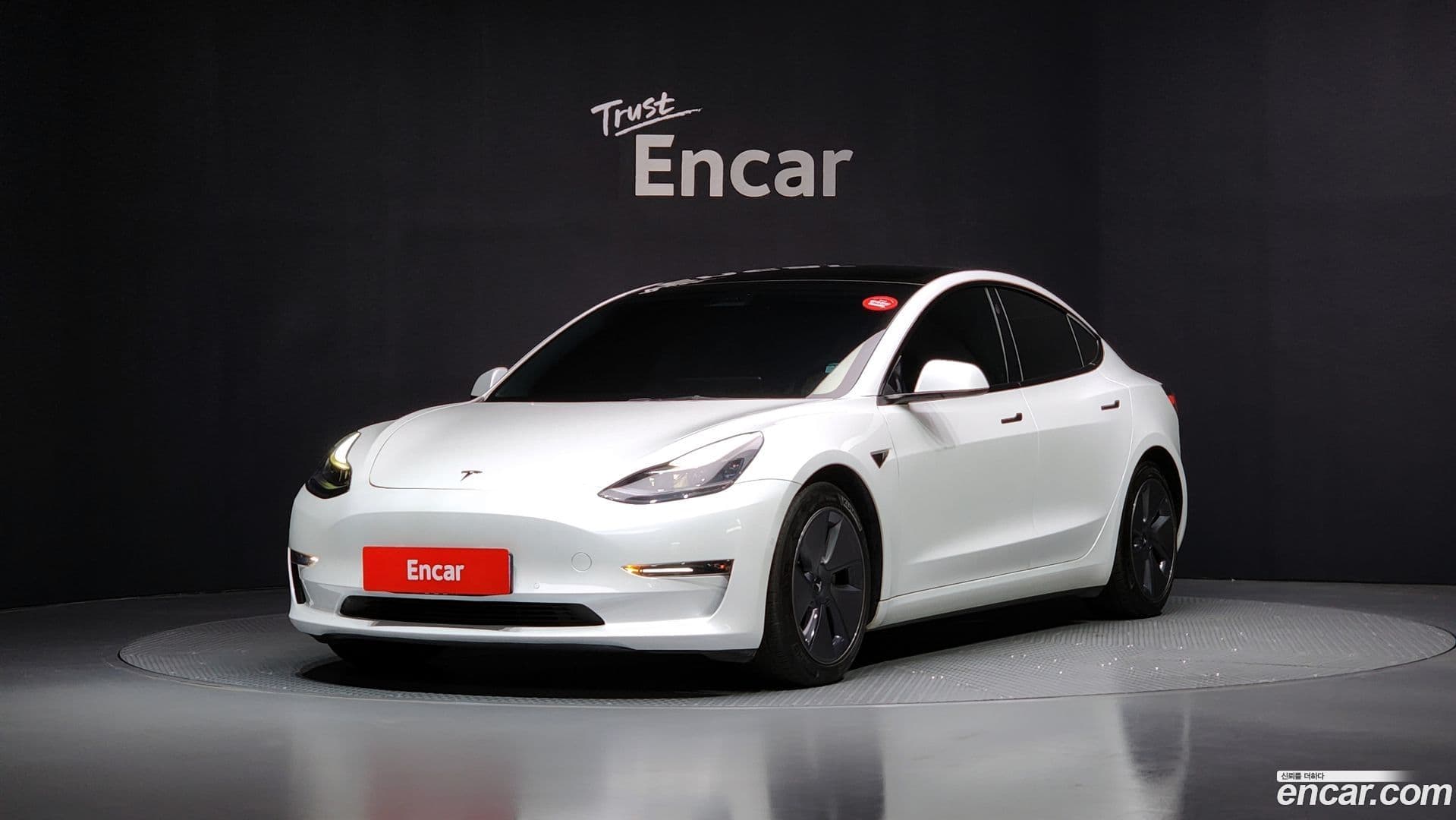 Main__Slider__Photo:Model 3 Tesla 2022.2-0