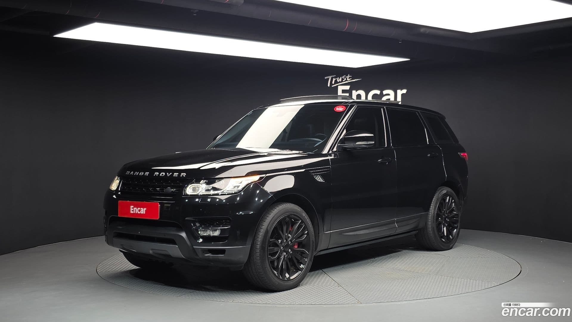 Main__Slider__Photo:Range Rover Sport Land Rover 2015.9-0