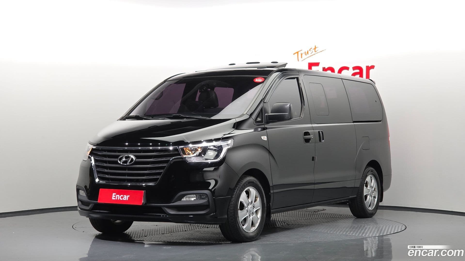 Main__Slider__Photo:Starex Hyundai 2018.3-0