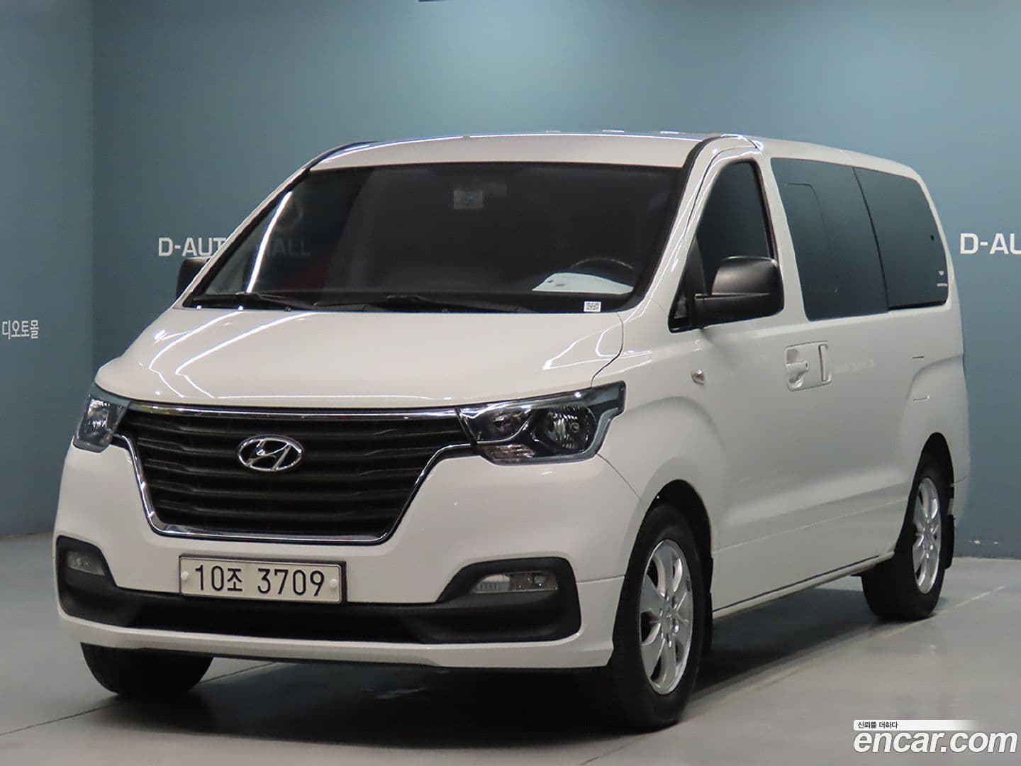 Main__Slider__Photo:Starex Hyundai 2018.0-0