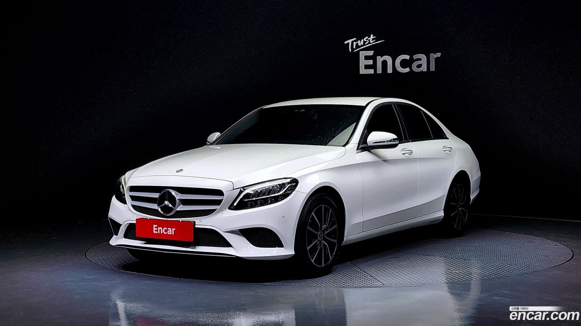 Main__Slider__Photo:C-Class Mercedes-Benz 2019.8-0