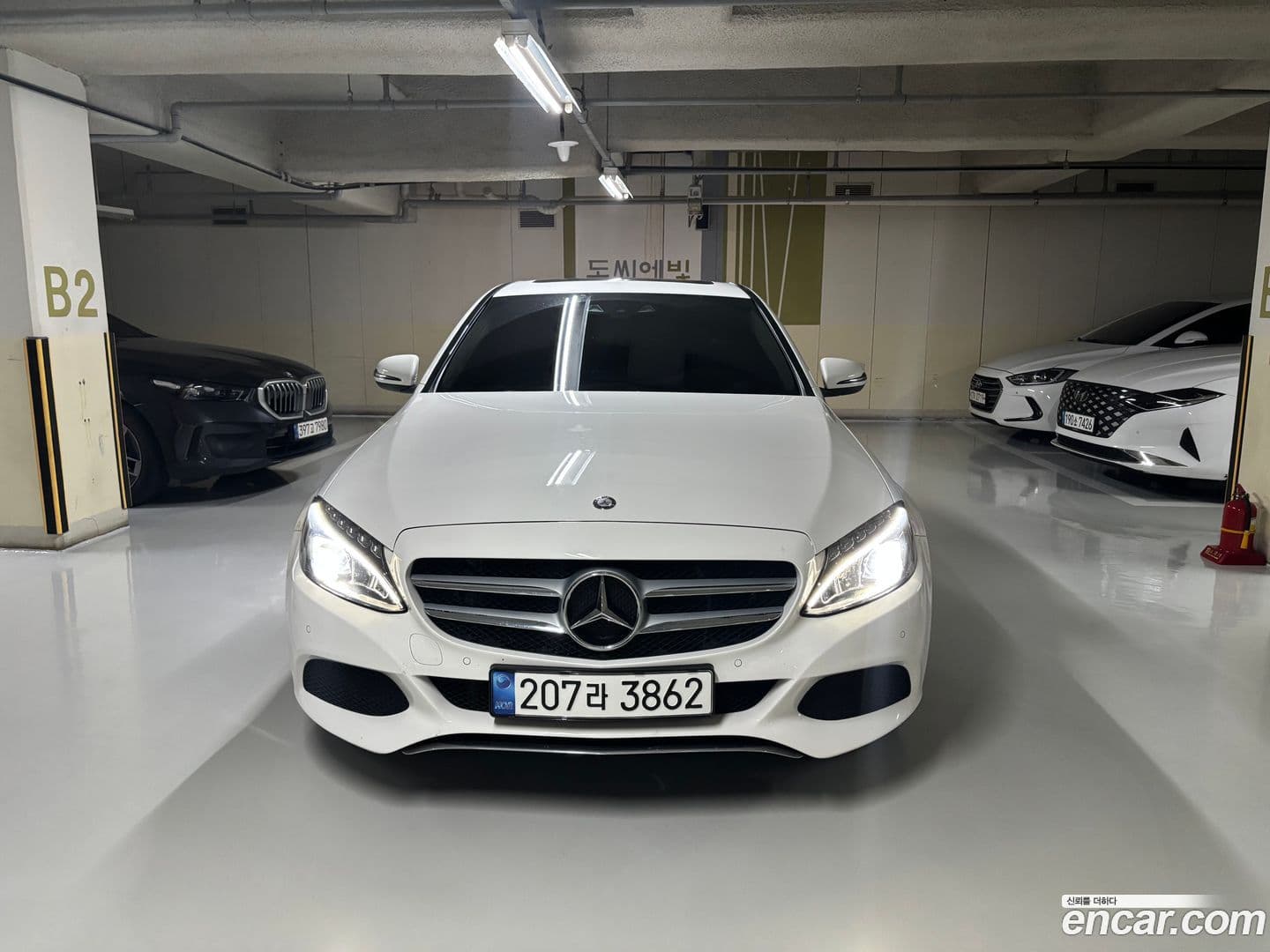 Main__Slider__Photo:C-Class Mercedes-Benz 2017.5-0
