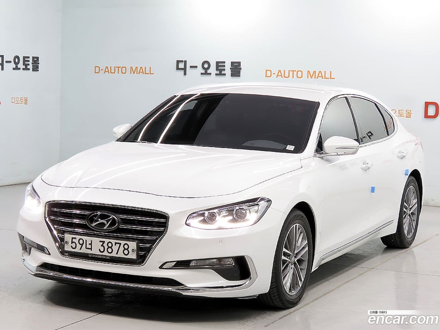 Main__Slider__Photo:Grandeur Hyundai 2018.7-0