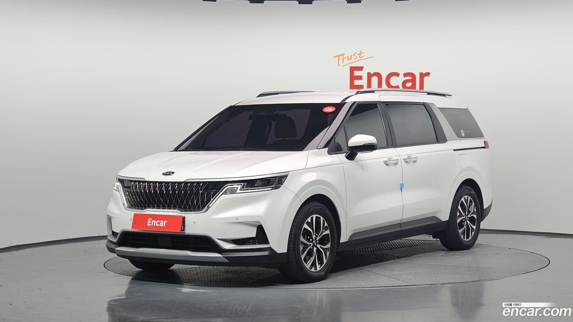 Main__Slider__Photo:Canival Kia 2020.8-0